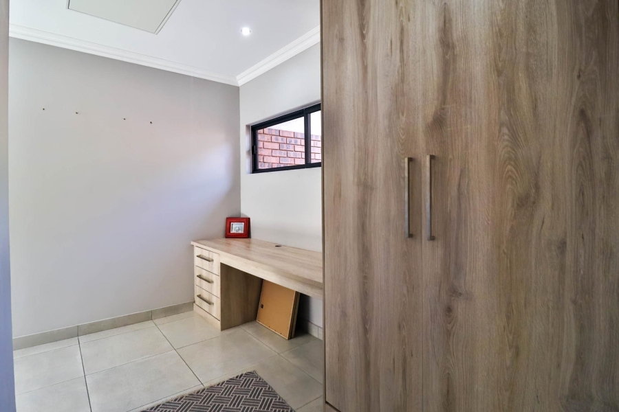 3 Bedroom Property for Sale in Sonheuwel Ext 1 Mpumalanga