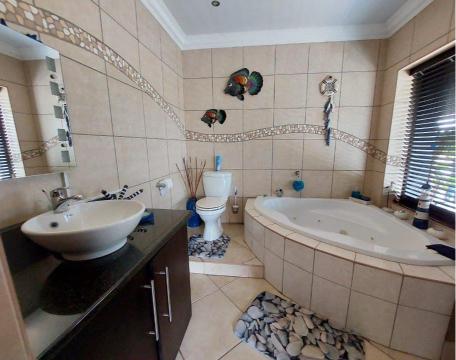 Commercial Property for Sale in Golden Mile Mpumalanga