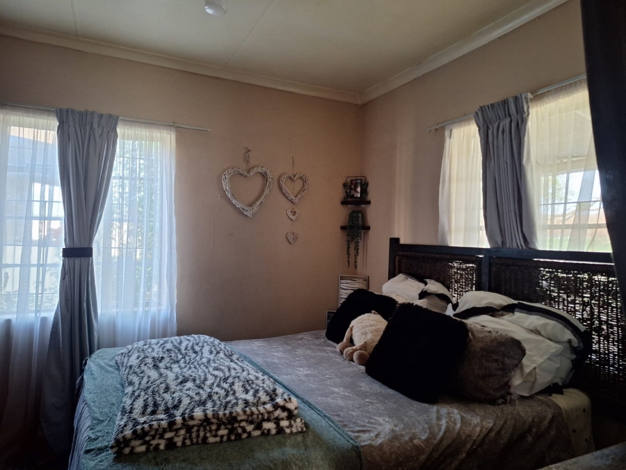 5 Bedroom Property for Sale in Volksrust Mpumalanga