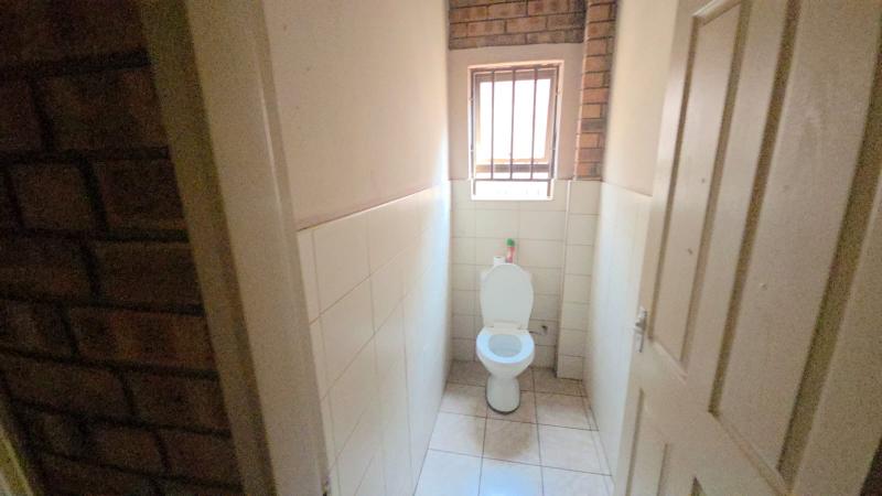 To Let Commercial Property for Rent in Witbank Ext 16 Mpumalanga