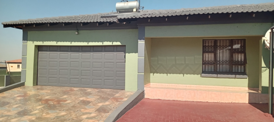 4 Bedroom Property for Sale in Model Park Mpumalanga