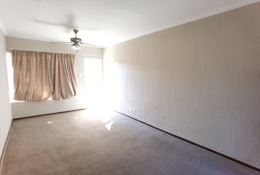 To Let 2 Bedroom Property for Rent in West Acres Mpumalanga