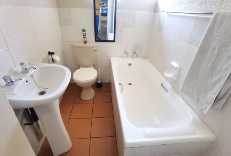 To Let 2 Bedroom Property for Rent in West Acres Mpumalanga