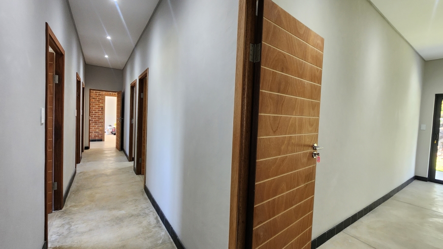 4 Bedroom Property for Sale in Nelspruit Ext 39 Mpumalanga
