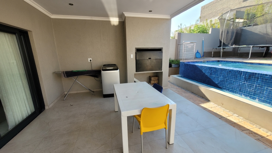 5 Bedroom Property for Sale in Elawini Lifestyle Estate Mpumalanga