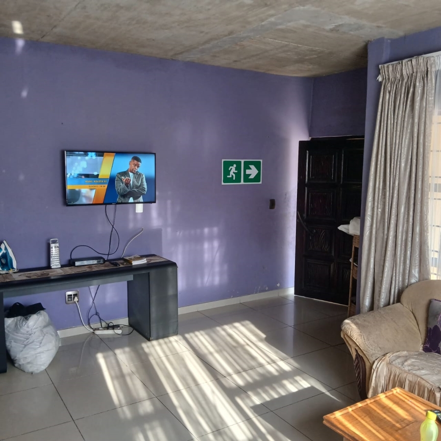 6 Bedroom Property for Sale in Tekwane South Mpumalanga