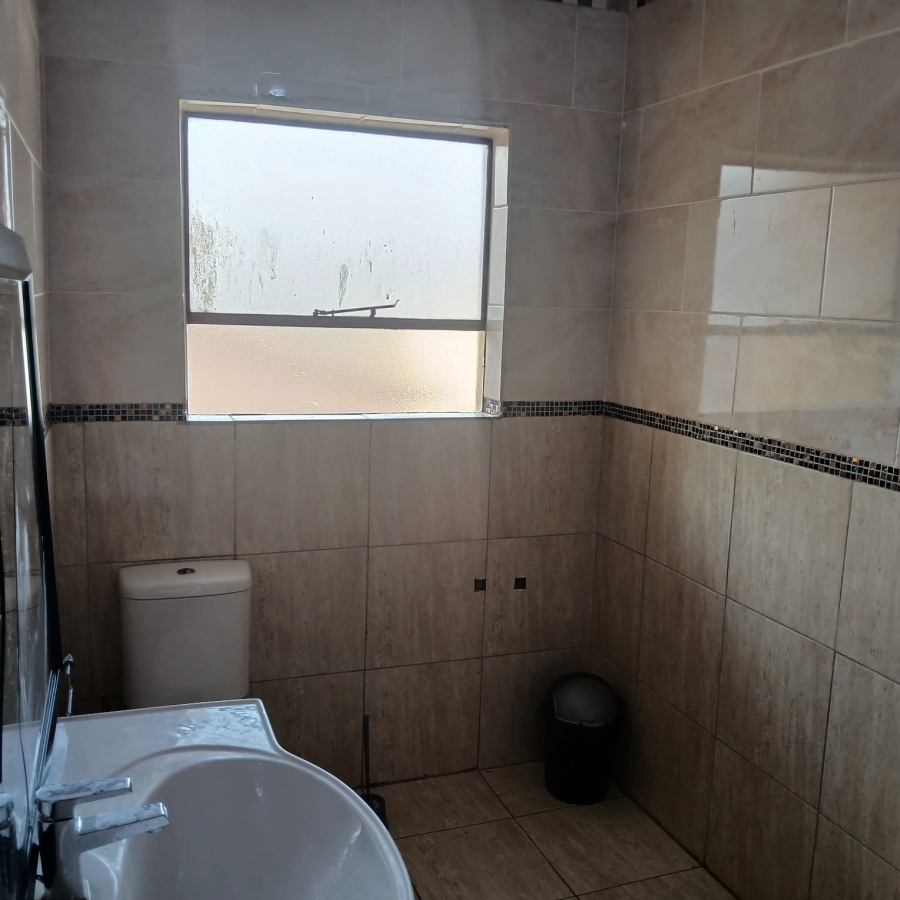6 Bedroom Property for Sale in Tekwane South Mpumalanga