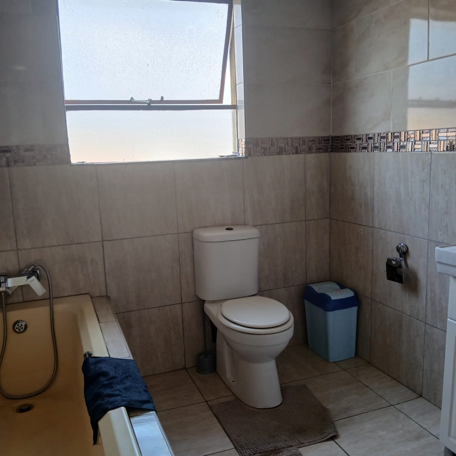 6 Bedroom Property for Sale in Tekwane South Mpumalanga