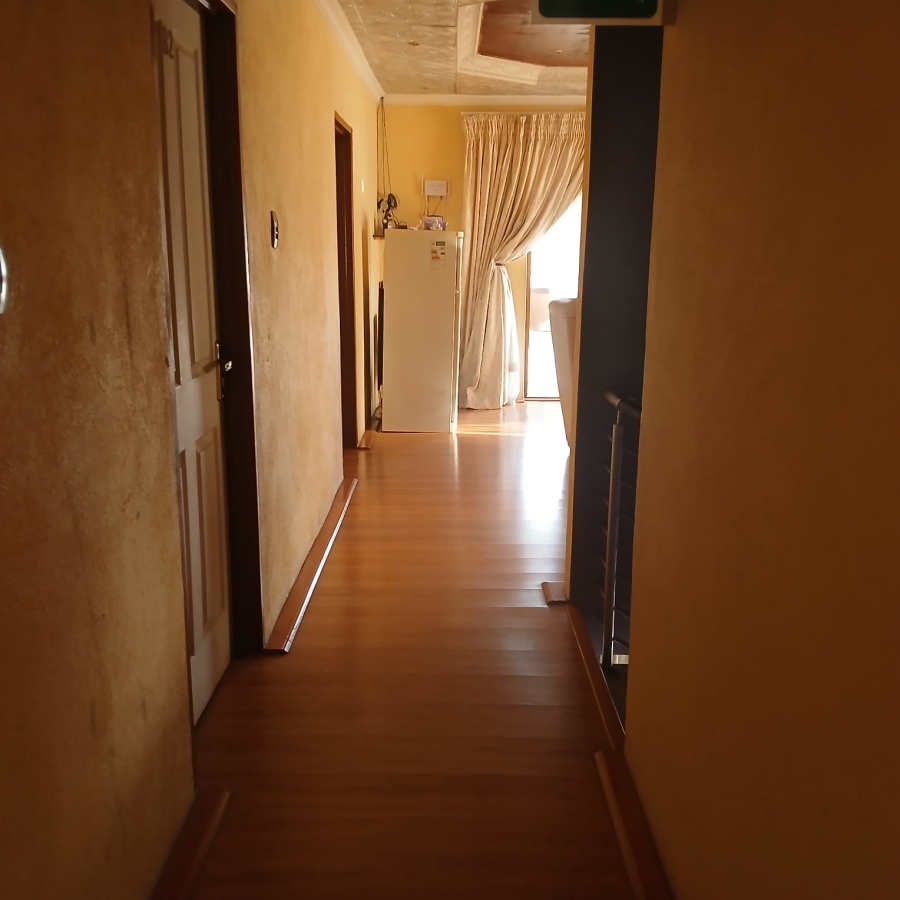 6 Bedroom Property for Sale in Tekwane South Mpumalanga