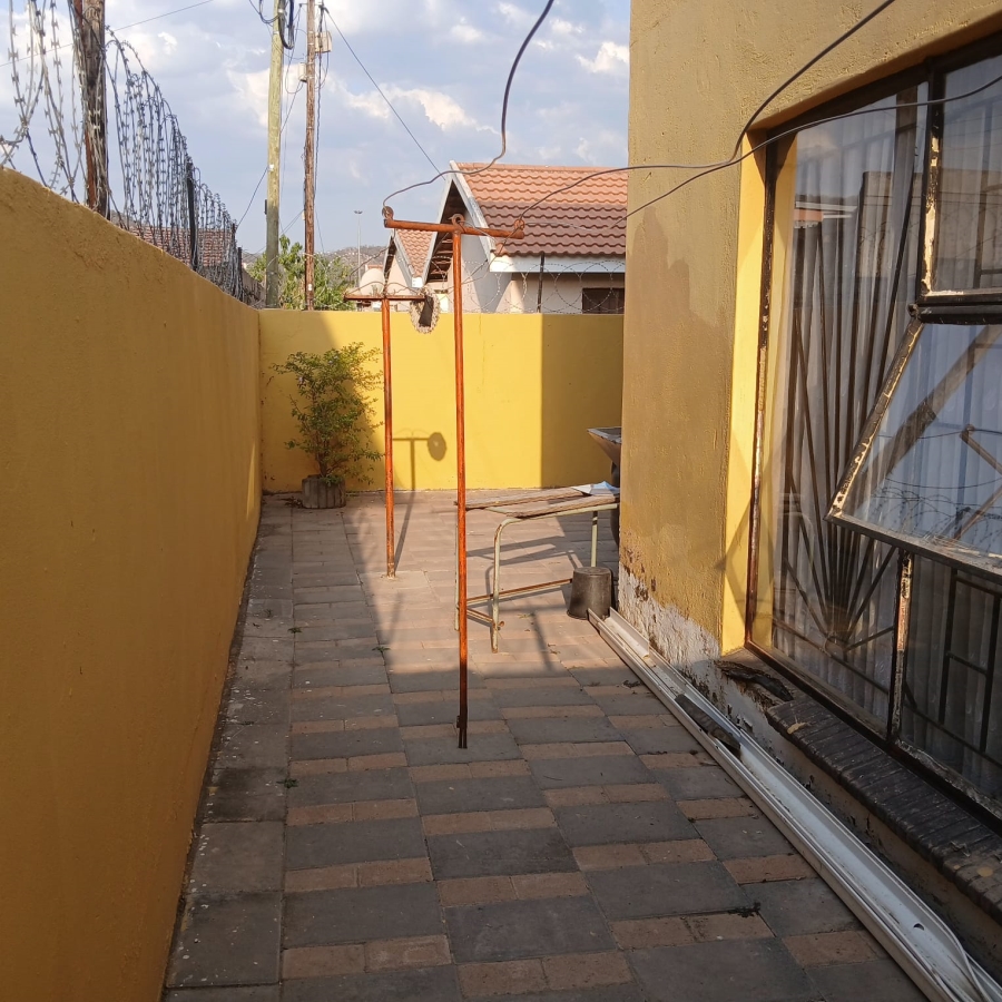 6 Bedroom Property for Sale in Tekwane South Mpumalanga