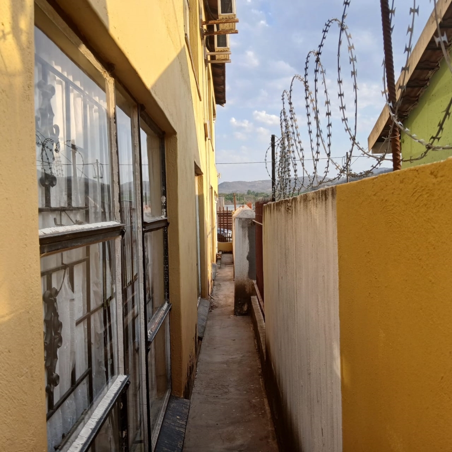 6 Bedroom Property for Sale in Tekwane South Mpumalanga