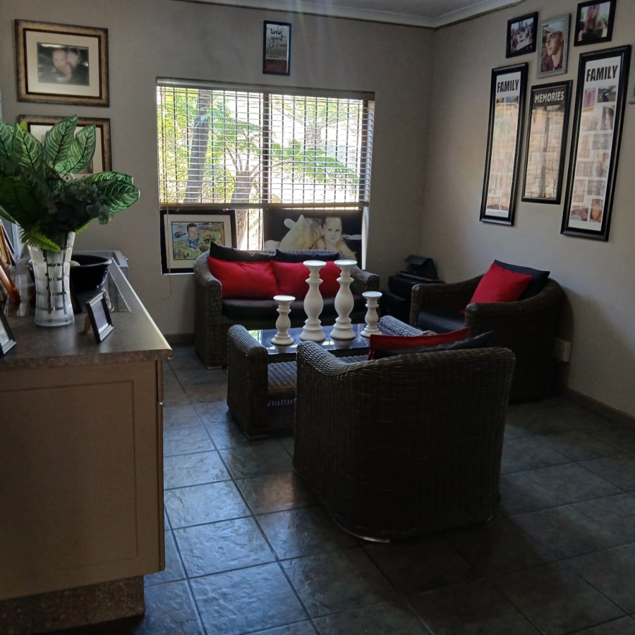 6 Bedroom Property for Sale in White River Estates Mpumalanga