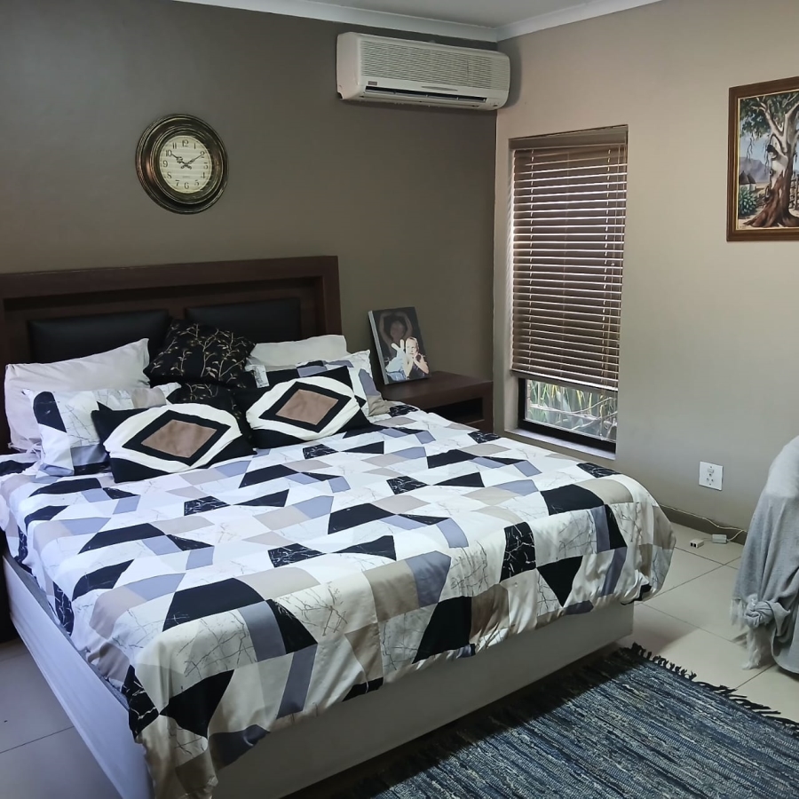 6 Bedroom Property for Sale in White River Estates Mpumalanga