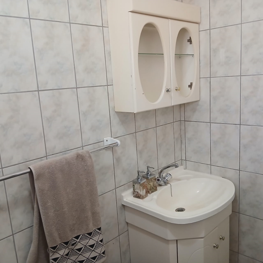 6 Bedroom Property for Sale in White River Estates Mpumalanga