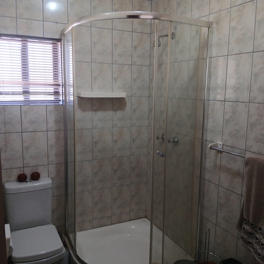 6 Bedroom Property for Sale in White River Estates Mpumalanga