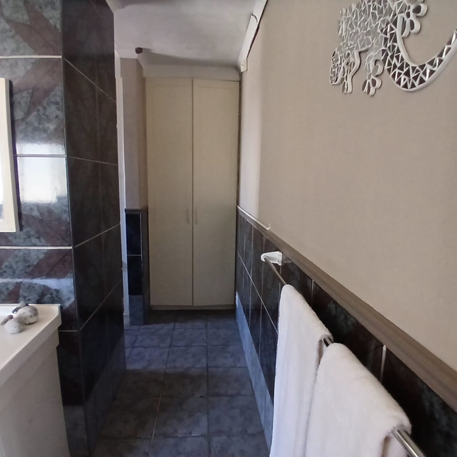 6 Bedroom Property for Sale in White River Estates Mpumalanga