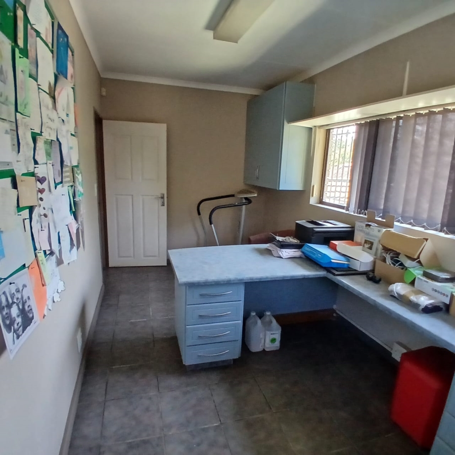 6 Bedroom Property for Sale in White River Estates Mpumalanga