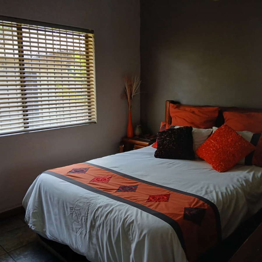 6 Bedroom Property for Sale in White River Estates Mpumalanga
