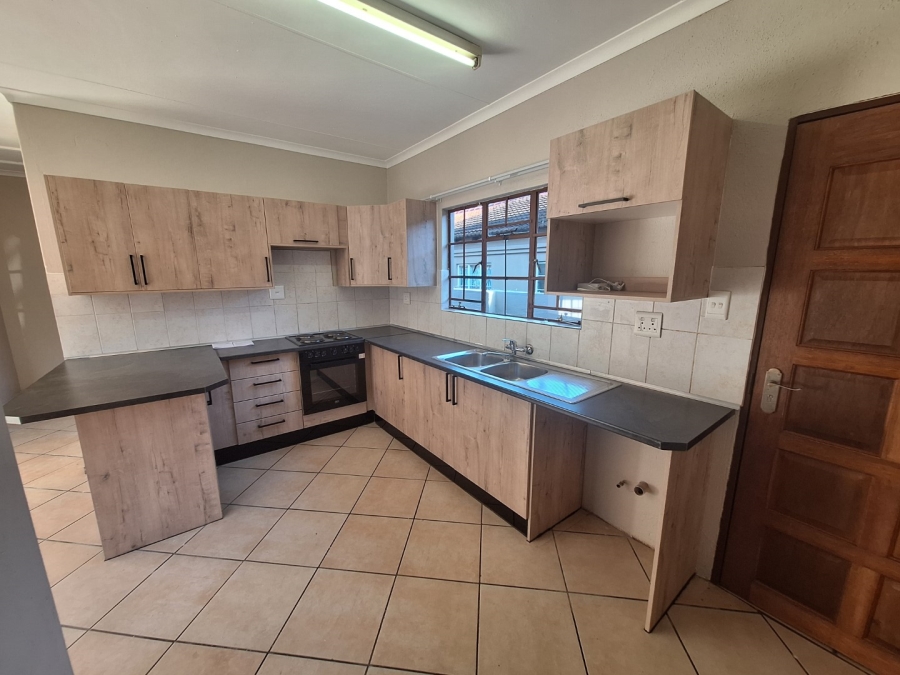 To Let 2 Bedroom Property for Rent in West Acres Mpumalanga