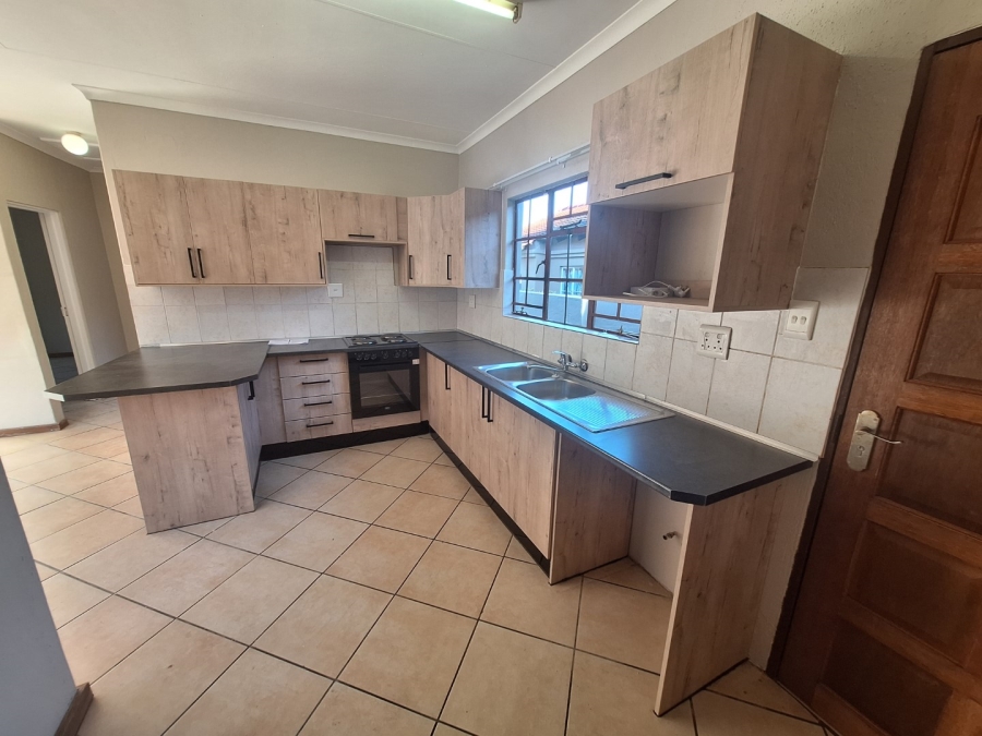 To Let 2 Bedroom Property for Rent in West Acres Mpumalanga