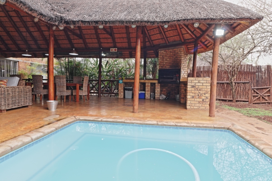 5 Bedroom Property for Sale in Marloth Park Mpumalanga