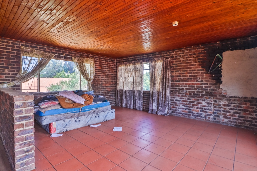 7 Bedroom Property for Sale in Emgwenya Mpumalanga