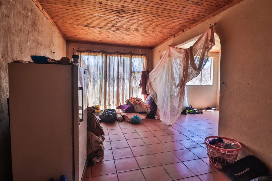 7 Bedroom Property for Sale in Emgwenya Mpumalanga