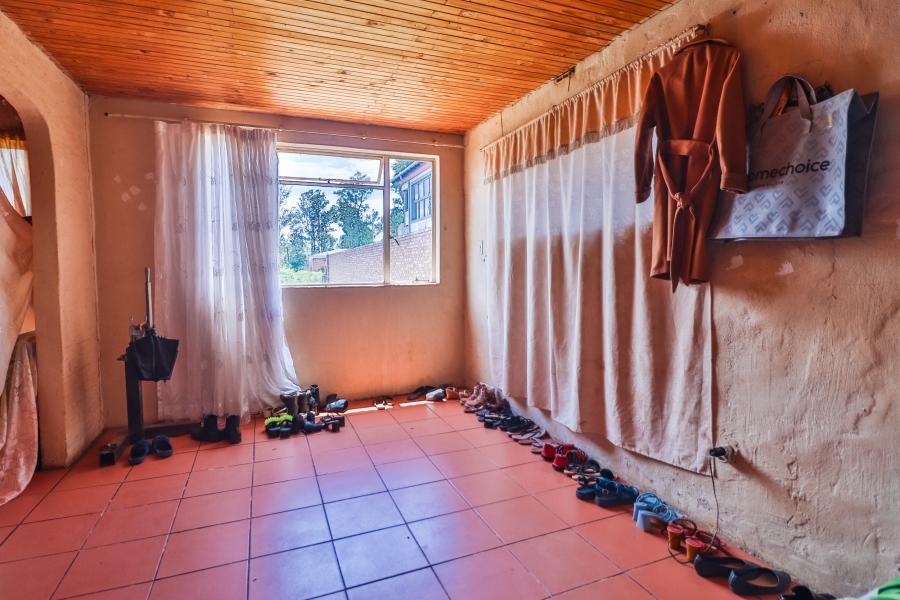 7 Bedroom Property for Sale in Emgwenya Mpumalanga