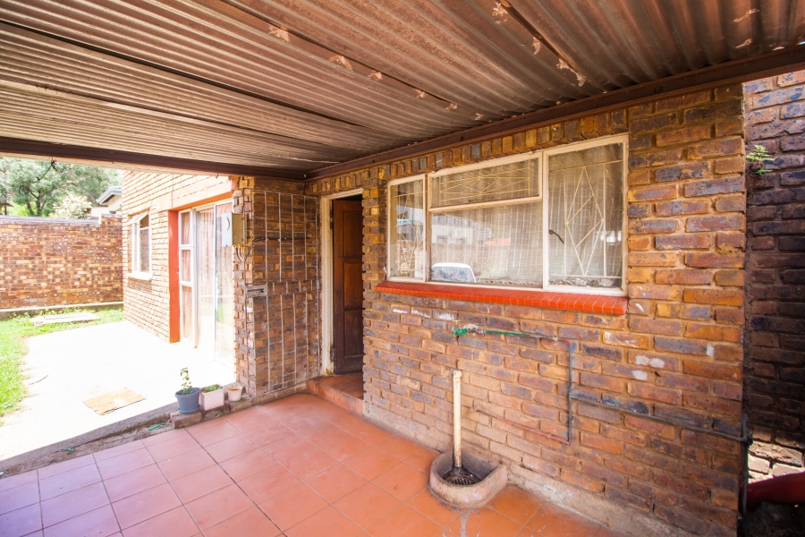 7 Bedroom Property for Sale in Emgwenya Mpumalanga