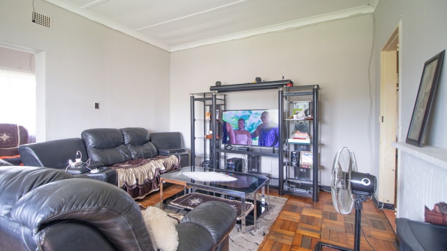 7 Bedroom Property for Sale in Emgwenya Mpumalanga