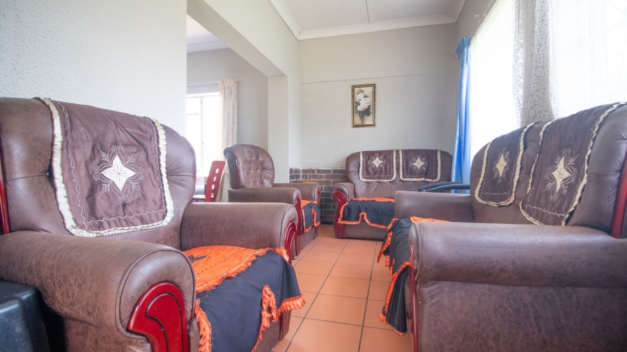 7 Bedroom Property for Sale in Emgwenya Mpumalanga