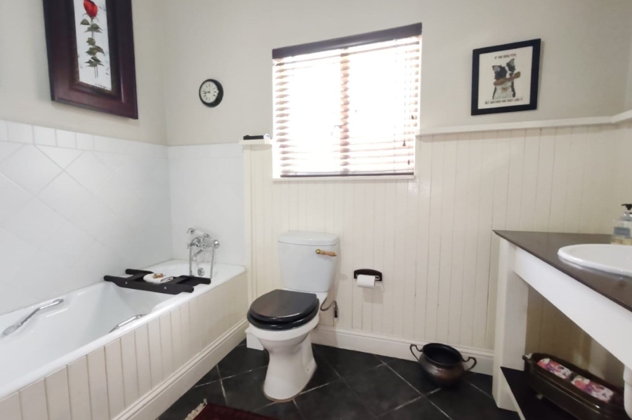 6 Bedroom Property for Sale in Nelspruit Ext 5 Mpumalanga