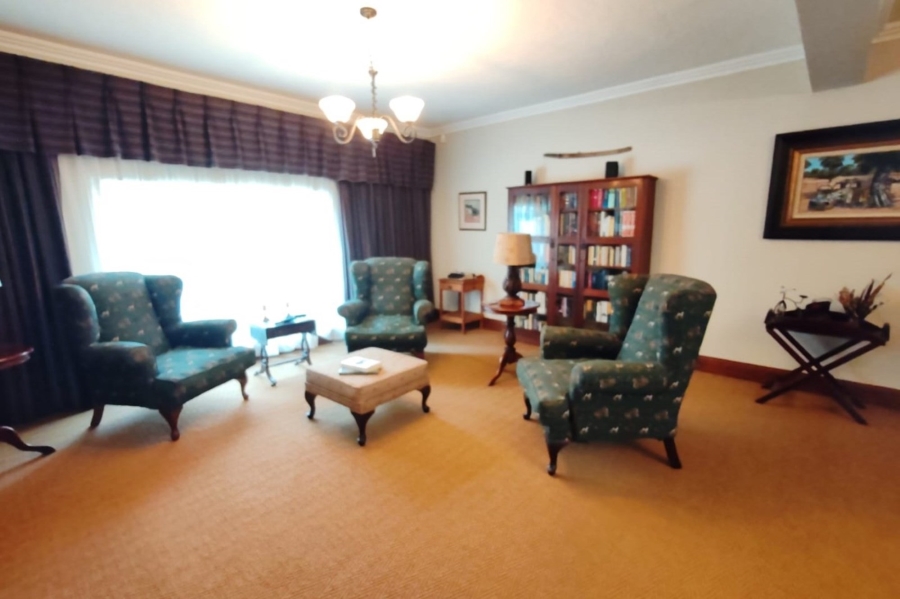 6 Bedroom Property for Sale in Nelspruit Ext 5 Mpumalanga