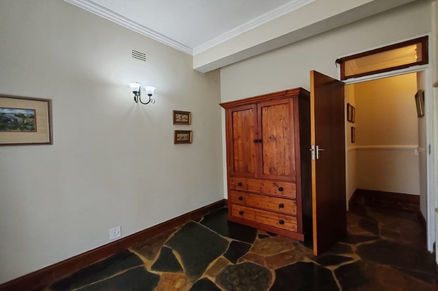 6 Bedroom Property for Sale in Nelspruit Ext 5 Mpumalanga