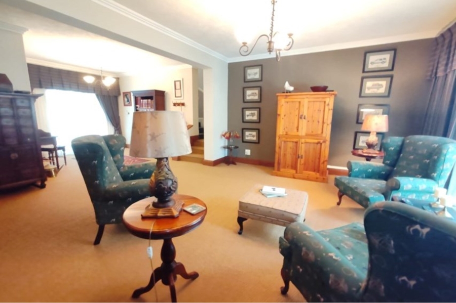 6 Bedroom Property for Sale in Nelspruit Ext 5 Mpumalanga