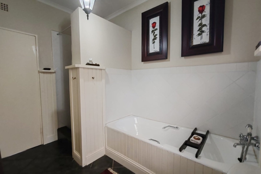 6 Bedroom Property for Sale in Nelspruit Ext 5 Mpumalanga