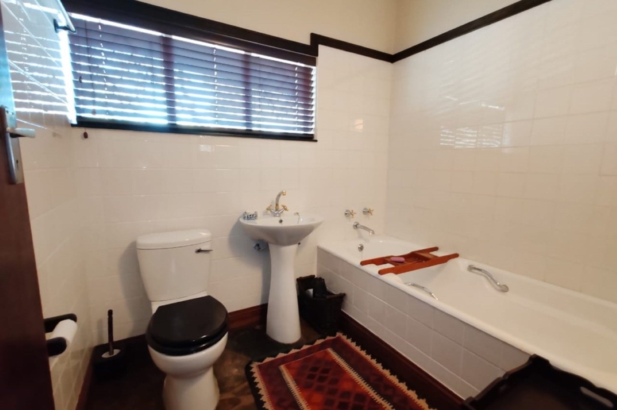 6 Bedroom Property for Sale in Nelspruit Ext 5 Mpumalanga