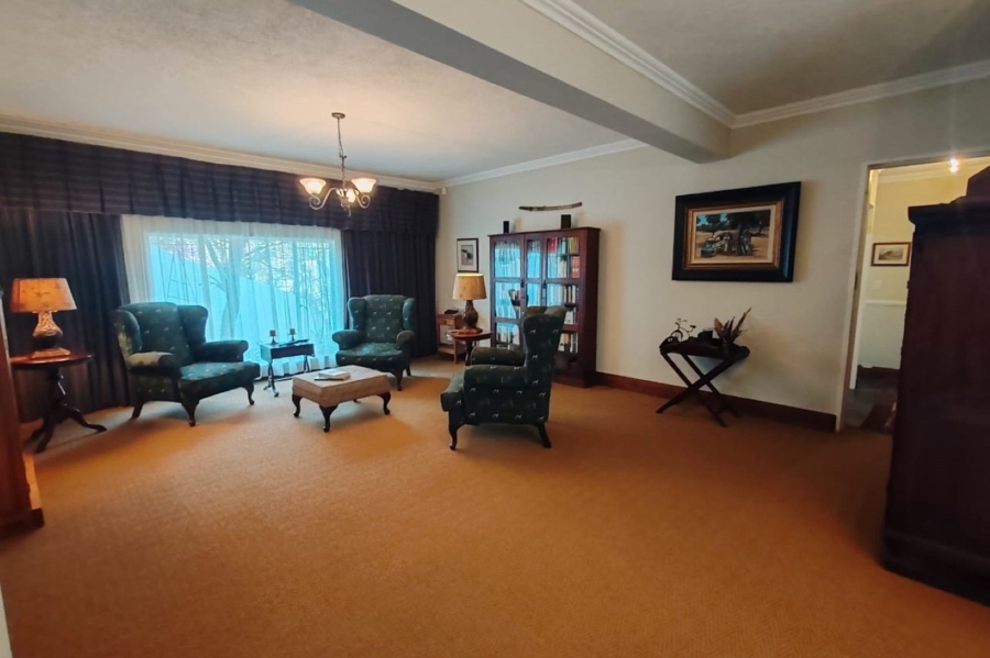 6 Bedroom Property for Sale in Nelspruit Ext 5 Mpumalanga