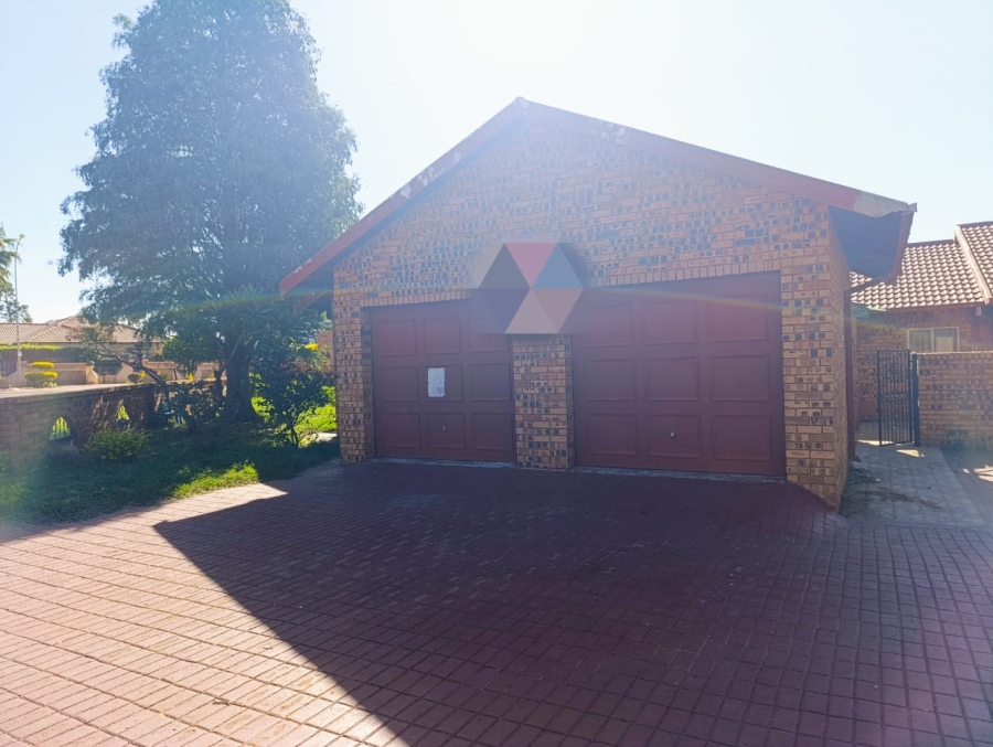 4 Bedroom Property for Sale in Pine Ridge Mpumalanga