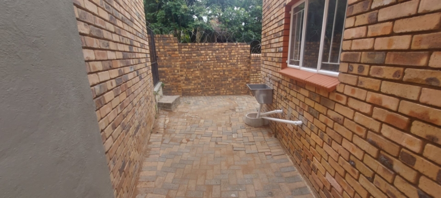 6 Bedroom Property for Sale in Sonheuwel Ext 1 Mpumalanga