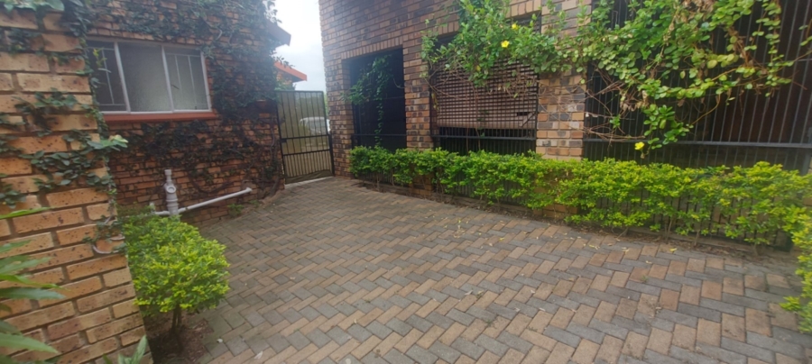 6 Bedroom Property for Sale in Sonheuwel Ext 1 Mpumalanga