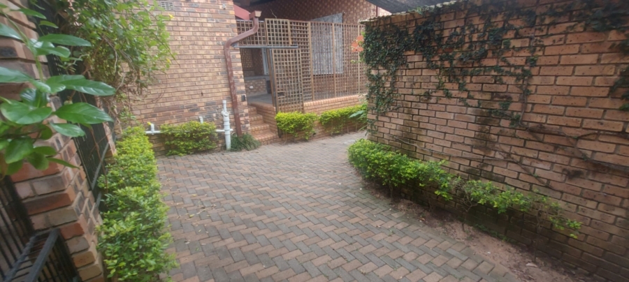 6 Bedroom Property for Sale in Sonheuwel Ext 1 Mpumalanga