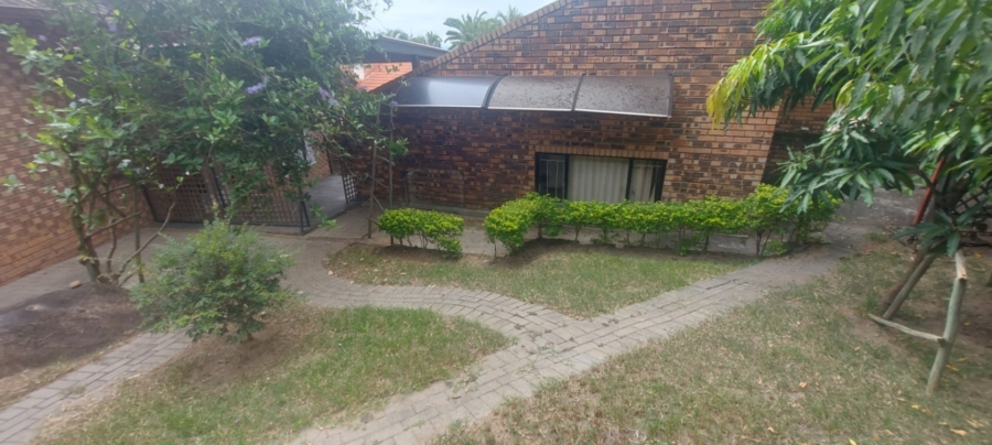 6 Bedroom Property for Sale in Sonheuwel Ext 1 Mpumalanga