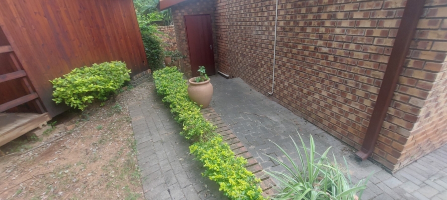 6 Bedroom Property for Sale in Sonheuwel Ext 1 Mpumalanga