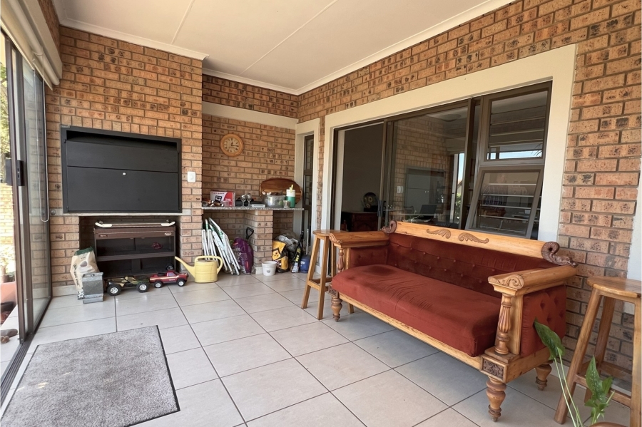 3 Bedroom Property for Sale in Bateleur Estate Mpumalanga