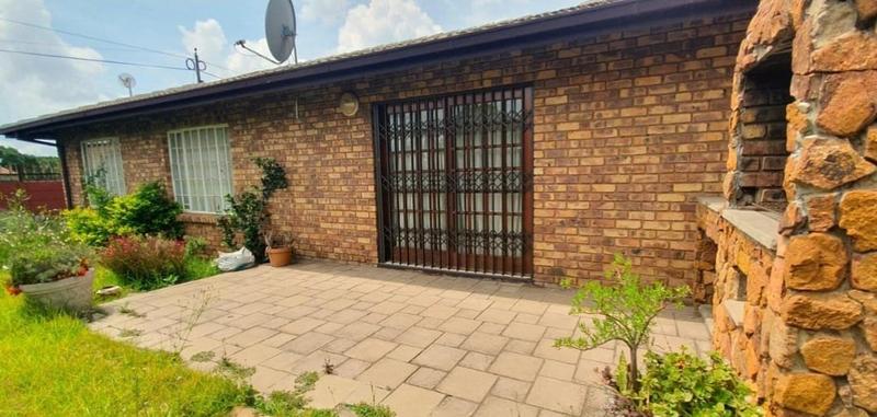 3 Bedroom Property for Sale in Middelburg Central Mpumalanga