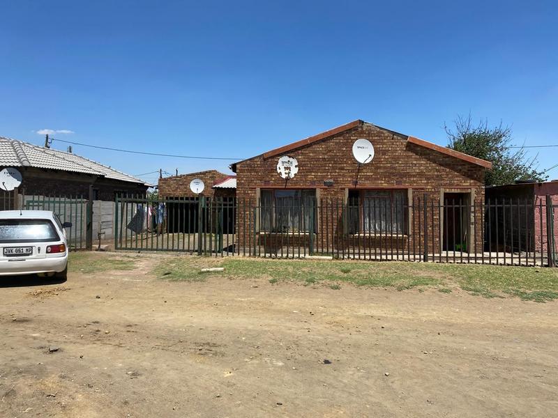 5 Bedroom Property for Sale in Emzinoni Mpumalanga