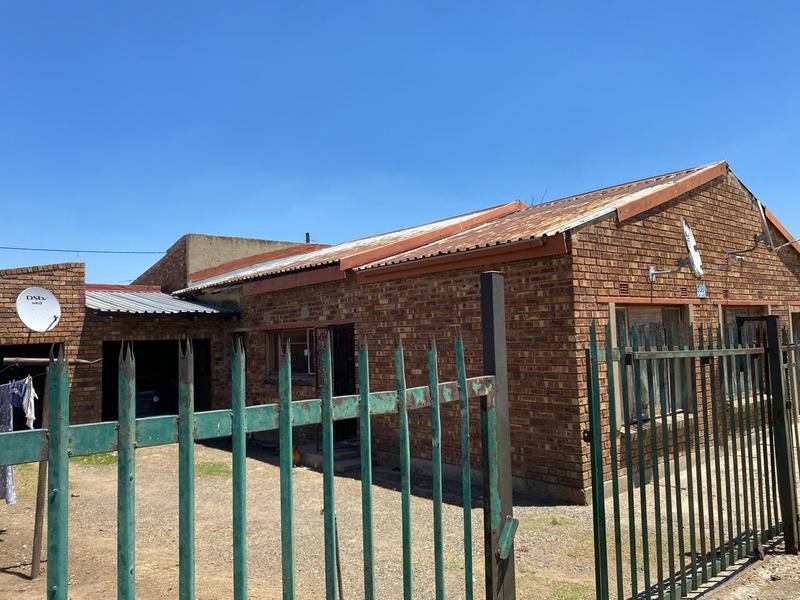 5 Bedroom Property for Sale in Emzinoni Mpumalanga