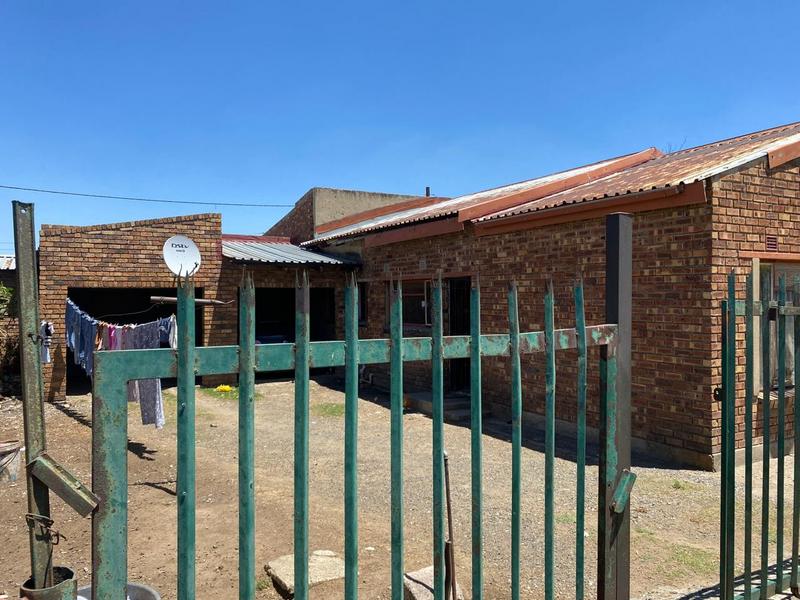 5 Bedroom Property for Sale in Emzinoni Mpumalanga