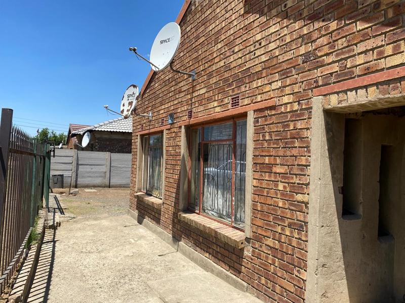5 Bedroom Property for Sale in Emzinoni Mpumalanga